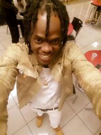 Musician Steves Ym5